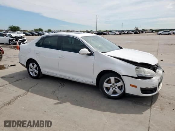 ✅ 2009 Volkswagen Jetta SE • VIN: 3VWRZ71K39M177512 • Lot: 67632825. Listed on Copart with 120,413 mi. Free auction sales archive from the USA and detailed vehicle history report at DreamBid. Image 4.