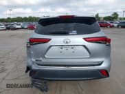 ✅ 2020 Toyota Highlander LE • VIN: 5TDBZRBH8LS511947 • Lot: 43113104. Listed on IAAI with 64,294 mi. Free auction sales archive from the USA and detailed vehicle history report at DreamBid. Image 17.