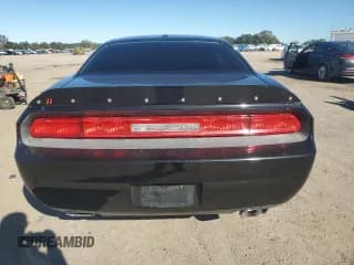 ✅ 2010 Dodge Challenger R/T Classic • VIN: 2B3CJ5DT9AH278258 • Lot: 81564554. Wystawiony na Copart z przebiegiem 117 269 mil. Bezpłatny archiwum sprzedaży aukcyjnych z USA i szczegółowy raport historii pojazdu na DreamBid. Zdjęcie 6.