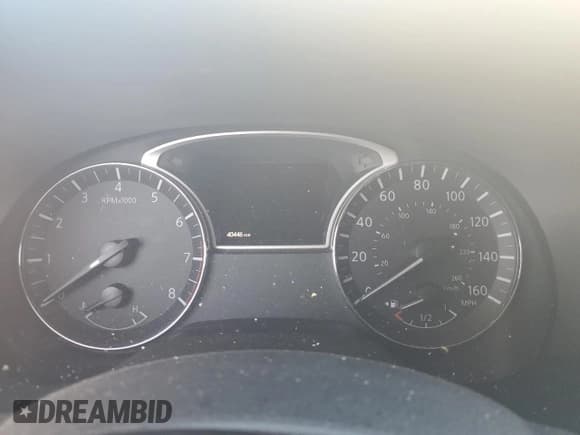 ✅ 2018 Nissan Pathfinder SL • VIN: 5N1DR2MM0JC650152 • Lot: 71370605. Wystawiony na Copart z przebiegiem 40 466 mil. Bezpłatny archiwum sprzedaży aukcyjnych z USA i szczegółowy raport historii pojazdu na DreamBid. Zdjęcie 9.