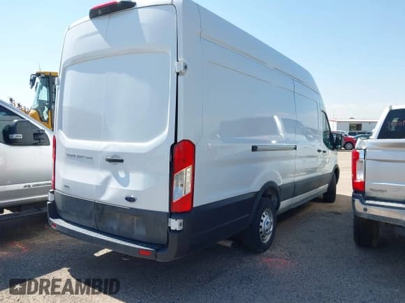 ✅ 2023 Ford Transit Cargo • VIN: 1FTBR3U85PKB38549 • Lot: 41278092. Wystawiony na IAAI z przebiegiem 50 909 mil. Bezpłatny archiwum sprzedaży aukcyjnych z USA i szczegółowy raport historii pojazdu na DreamBid. Zdjęcie 4.