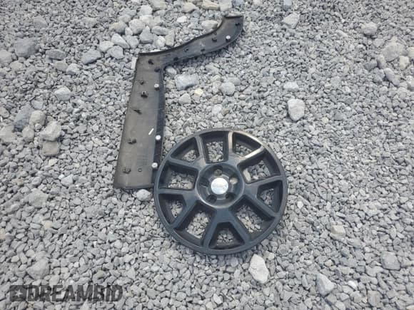 ✅ 2019 Jeep Renegade Latitude • VIN: ZACNJABB2KPK90629 • Lot: 68266175. Wystawiony na Copart z przebiegiem 86 355 mil. Bezpłatny archiwum sprzedaży aukcyjnych z USA i szczegółowy raport historii pojazdu na DreamBid. Zdjęcie 13.