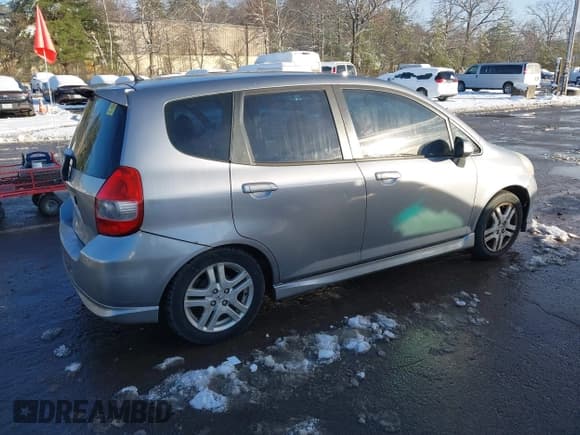 ✅ 2007 Honda Fit Sport • VIN: JHMGD38697S023707 • Лот: 43857836. Опубликован ранее на IAAI с пробегом 235 907 миль. Бесплатный доступ к архиву аукционных продаж из США и подробный отчёт об истории автомобиля на DreamBid. Изображение 4.