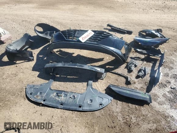 ✅ 2022 Hyundai Elantra SEL • VIN: 5NPLS4AG8NH053100 • Lot: 81863265. Listed on Copart with 49,086 mi. Free auction sales archive from the USA and detailed vehicle history report at DreamBid. Image 12.