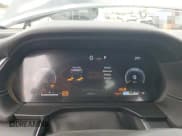 ✅ 2025 Jeep Grand Cherokee Laredo • VIN: 1C4RJKAG7S8675201 • Lot: 82066365. Wystawiony na Copart z przebiegiem 4 894 mil. Bezpłatny archiwum sprzedaży aukcyjnych z USA i szczegółowy raport historii pojazdu na DreamBid. Zdjęcie 9.