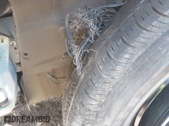 2015 Chevrolet Traverse LS z VIN 1GNKRFEDXFJ275799, wystawiony jako IAAI lot #43404084 z przebiegiem 150 564 mil mil oraz . Historia ofert i sprzedaży dostępna na DreamBid. Obrazek 14.