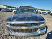 ✅ 2018 Chevrolet Silverado 1500 LT • VIN: 1GCVKREC4JZ239703 • Lot: 84910215. Wystawiony na Copart z przebiegiem Nie podano. Bezpłatny archiwum sprzedaży aukcyjnych z USA i szczegółowy raport historii pojazdu na DreamBid. Zdjęcie 5.