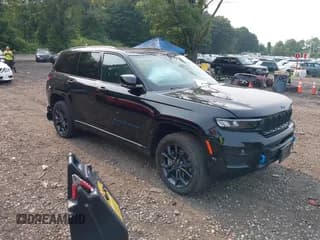 ✅ 2024 Jeep Grand Cherokee • VIN: 1C4RJYB61R8511820 • Lot: 42841100. Wystawiony na IAAI z przebiegiem 17 626 mil. Bezpłatny archiwum sprzedaży aukcyjnych z USA i szczegółowy raport historii pojazdu na DreamBid. Zdjęcie 1.