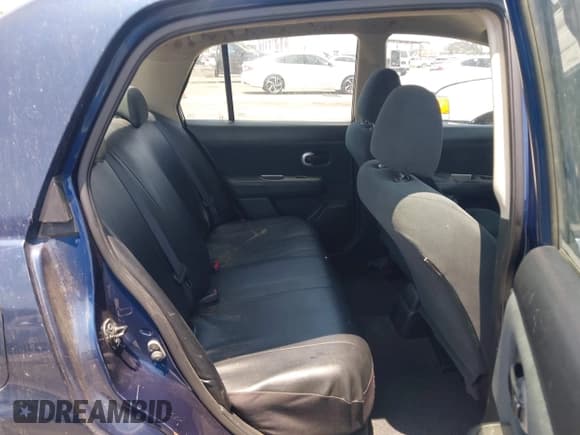 ✅ 2010 Nissan Versa S • VIN: 3N1BC1AP9AL448259 • Лот: 42486014. Опубликован ранее на IAAI с пробегом 154 169 миль. Бесплатный доступ к архиву аукционных продаж из США и подробный отчёт об истории автомобиля на DreamBid. Изображение 8.