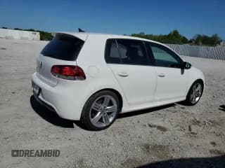 ✅ 2013 Volkswagen Golf R w/Sunroof & Navi • VIN: WVWPF7AJXDW079497 • Лот: 56458905. Опубликован ранее на Copart с пробегом 84 101 миль. Бесплатный доступ к архиву аукционных продаж из США и подробный отчёт об истории автомобиля на DreamBid. Изображение 3.