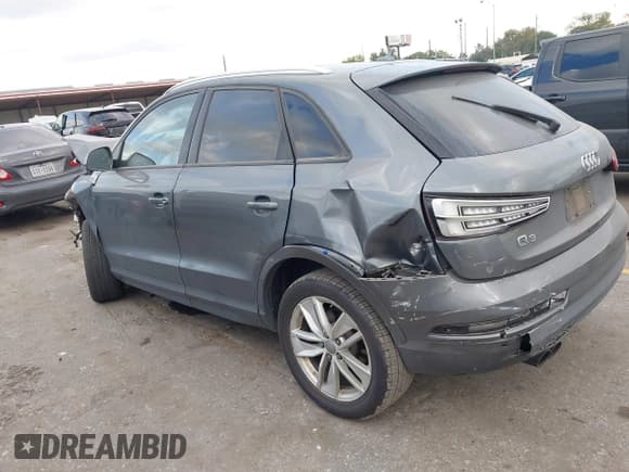 ✅ 2017 Audi Q3 Premium • VIN: WA1BCCFS5HR013516 • Lot: 43472617. Listed on IAAI with 116,823 mi. Free auction sales archive from the USA and detailed vehicle history report at DreamBid. Image 3.