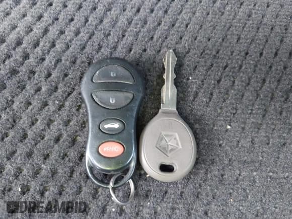 ✅ 1999 Chrysler Concorde • VIN: 2C3HD46J2XH558909 • Lot: 43070725. Listed on IAAI with 118,396 mi. Free auction sales archive from the USA and detailed vehicle history report at DreamBid. Image 11.