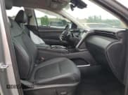 ✅ 2022 Hyundai Tucson Limited • VIN: 5NMJE3AE9NH121716 • Lot: 68148264. Wystawiony na Copart z przebiegiem 24 702 mil. Bezpłatny archiwum sprzedaży aukcyjnych z USA i szczegółowy raport historii pojazdu na DreamBid. Zdjęcie 7.