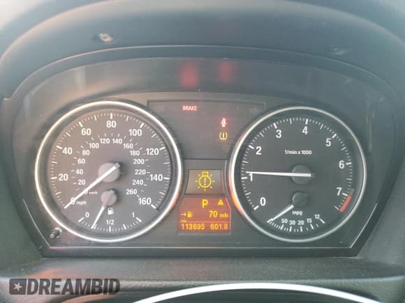 ✅ 2010 BMW 3 Series 328i • VIN: WBAPH5G55ANM69821 • Lot: 87279945. Listed on Copart with 113,695 mi. Free auction sales archive from the USA and detailed vehicle history report at DreamBid. Image 9.