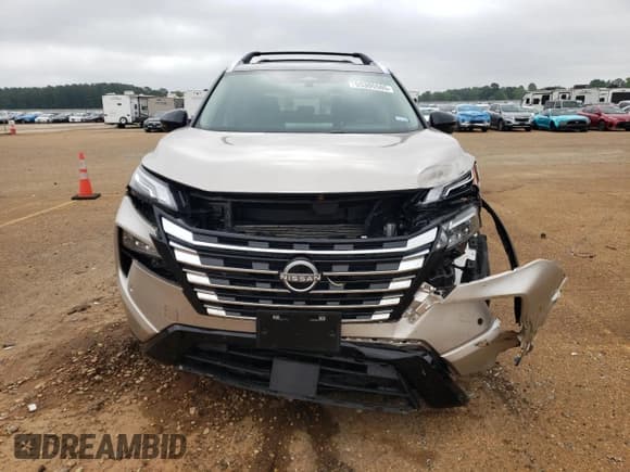 ✅ 2025 Nissan Rogue Platinum • VIN: JN8BT3DD9SW301255 • Lot: 55305505. Listed on Copart with 7,805 mi. Free auction sales archive from the USA and detailed vehicle history report at DreamBid. Image 5.