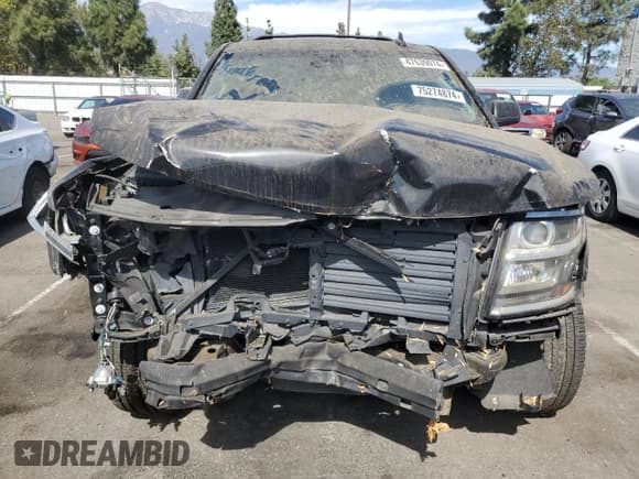 ✅ 2018 Chevrolet Suburban LT • VIN: 1GNSCHKC9JR182615 • Lot: 75274874. Wystawiony na Copart z przebiegiem 44 016 mil. Bezpłatny archiwum sprzedaży aukcyjnych z USA i szczegółowy raport historii pojazdu na DreamBid. Zdjęcie 5.