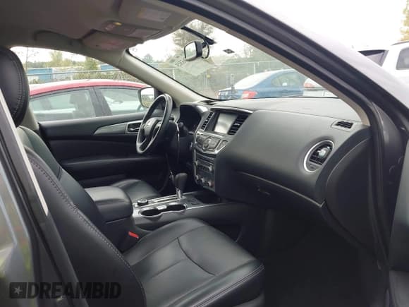 ✅ 2020 Nissan Pathfinder SL • VIN: 5N1DR2CM7LC633742 • Lot: 43263315. Listed on IAAI with 102,549 mi. Free auction sales archive from the USA and detailed vehicle history report at DreamBid. Image 5.