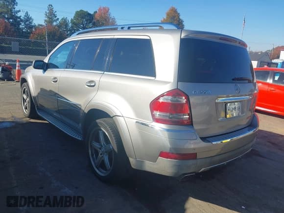 ✅ 2008 Mercedes-Benz GL 550 • VIN: 4JGBF86E18A316792 • Lot: 43586673. Listed on IAAI with 137,395 mi. Free auction sales archive from the USA and detailed vehicle history report at DreamBid. Image 3.
