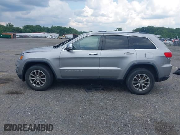 ✅ 2015 Jeep Grand Cherokee Limited • VIN: 1C4RJFBG7FC738967 • Lot: 42634358. Wystawiony na IAAI z przebiegiem 110 000 mil. Bezpłatny archiwum sprzedaży aukcyjnych z USA i szczegółowy raport historii pojazdu na DreamBid. Zdjęcie 14.
