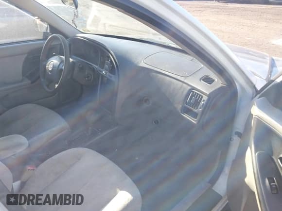 ✅ 2004 Hyundai Elantra GLS • VIN: KMHDN46D94U710657 • Lot: 41294510. Wystawiony na IAAI z przebiegiem 212 445 mil. Bezpłatny archiwum sprzedaży aukcyjnych z USA i szczegółowy raport historii pojazdu na DreamBid. Zdjęcie 5.