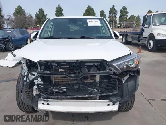 ✅ 2022 Toyota 4Runner SR5 Premium • VIN: JTEFU5JR2N5263847 • Lot: 41821922. Listed on IAAI with 51,277 mi. Free auction sales archive from the USA and detailed vehicle history report at DreamBid. Image 13.