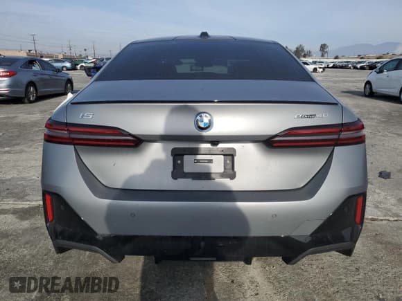 ✅ 2024 BMW i5 eDrive40 • VIN: WBY33FK02RCR53890 • Lot: 42830975. Listed on Copart with 7,514 mi. Free auction sales archive from the USA and detailed vehicle history report at DreamBid. Image 6.