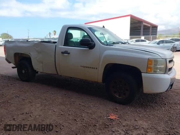 ✅ 2007 Chevrolet Silverado 1500 Work Truck • VIN: 1GCEC14C37E603948 • Лот: 43411938. Опубликован ранее на IAAI с пробегом Не указан. Бесплатный доступ к архиву аукционных продаж из США и подробный отчёт об истории автомобиля на DreamBid. Изображение 1.