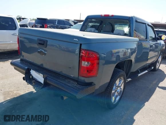 ✅ 2007 Chevrolet Silverado 1500 Work Truck • VIN: 2GCEC13C571528768 • Lot: 41990590. Listed on IAAI with 221,192 mi. Free auction sales archive from the USA and detailed vehicle history report at DreamBid. Image 4.