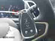 2023 Chevrolet Equinox LT z VIN 3GNAXKEG4PS188307, wystawiony jako IAAI lot #43380643 z przebiegiem 31 904 mil mil oraz . Historia ofert i sprzedaży dostępna na DreamBid. Obrazek 11.