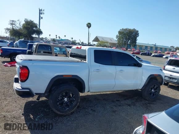 ✅ 2024 GMC Canyon 4WD Elevation • VIN: 1GTP6BEK9R1130353 • Lot: 41967300. Wystawiony na IAAI z przebiegiem 10 966 mil. Bezpłatny archiwum sprzedaży aukcyjnych z USA i szczegółowy raport historii pojazdu na DreamBid. Zdjęcie 13.