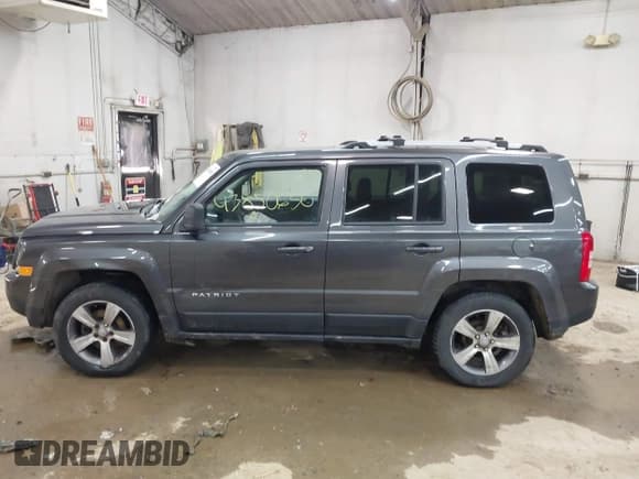 ✅ 2017 Jeep Patriot Latitude • VIN: 1C4NJRFB3HD113980 • Лот: 43850650. Опубликован ранее на IAAI с пробегом 117 885 миль. Бесплатный доступ к архиву аукционных продаж из США и подробный отчёт об истории автомобиля на DreamBid. Изображение 14.