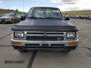 ✅ 1994 Toyota Pickup • VIN: JT4VN93DXR5040936 • Lot: 63619795. Wystawiony na Copart z przebiegiem 193 869 mil. Bezpłatny archiwum sprzedaży aukcyjnych z USA i szczegółowy raport historii pojazdu na DreamBid. Zdjęcie 5.