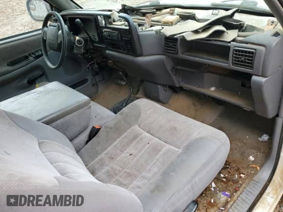 1997 Dodge 1500 с VIN 3B7HF13Z3VM599403, выставлен на аукционе Copart как лот 80933724 с пробегом 222 252 миль миль и Списание • Salvage title. История ставок и продаж доступна на DreamBid. Изображение 8.