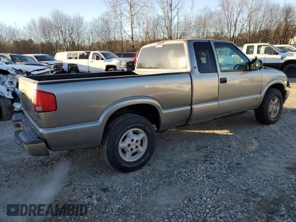 ✅ 2003 Chevrolet S-10 LS • VIN: 1GCDT19X238168971 • Лот: 88336175. Опубликован ранее на Copart с пробегом 138 443 миль. Бесплатный доступ к архиву аукционных продаж из США и подробный отчёт об истории автомобиля на DreamBid. Изображение 3.