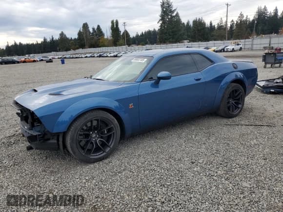 ✅ 2022 Dodge Challenger R/T Scat Pack Widebody • VIN: 2C3CDZFJ6NH261050 • Lot: 86683105. Wystawiony na Copart z przebiegiem 23 463 mil. Bezpłatny archiwum sprzedaży aukcyjnych z USA i szczegółowy raport historii pojazdu na DreamBid. Zdjęcie 1.
