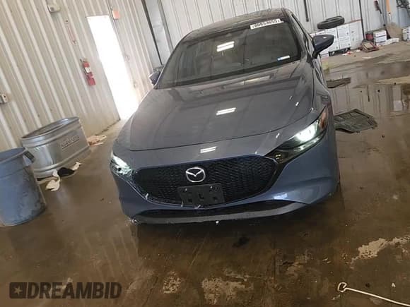 ✅ 2019 Mazda 3 Premium • VIN: JM1BPBNM0K1139957 • Лот: 80853655. Опубликован ранее на Copart с пробегом 42 098 миль. Бесплатный доступ к архиву аукционных продаж из США и подробный отчёт об истории автомобиля на DreamBid. Изображение 13.