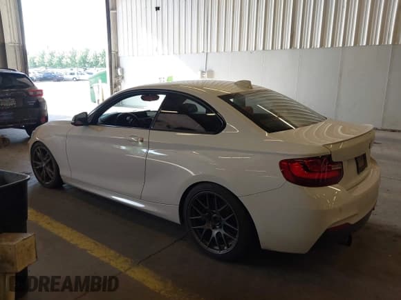 ✅ 2016 BMW 2 Series M235i • VIN: WBA1J7C52GV289877 • Лот: 42396578. Опубликован ранее на IAAI с пробегом 62 496 миль. Бесплатный доступ к архиву аукционных продаж из США и подробный отчёт об истории автомобиля на DreamBid. Изображение 3.