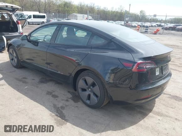 ✅ 2022 Tesla Model 3 Long Range • VIN: 5YJ3E1EB6NF109067 • Lot: 41948791. Wystawiony na IAAI z przebiegiem 28 603 mil. Bezpłatny archiwum sprzedaży aukcyjnych z USA i szczegółowy raport historii pojazdu na DreamBid. Zdjęcie 3.