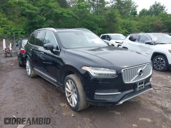 ✅ 2016 Volvo XC90 T6 Inscription • VIN: YV4A22PL4G1089132 • Lot: 42185719. Wystawiony na IAAI z przebiegiem 132 904 mil. Bezpłatny archiwum sprzedaży aukcyjnych z USA i szczegółowy raport historii pojazdu na DreamBid. Zdjęcie 6.