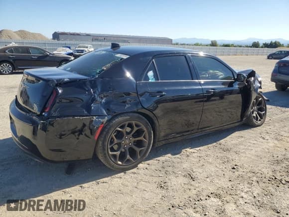 ✅ 2017 Chrysler 300 S Alloy Edition • VIN: 2C3CCABGXHH526765 • Lot: 66175895. Listed on Copart with 86,378 mi. Free auction sales archive from the USA and detailed vehicle history report at DreamBid. Image 3.