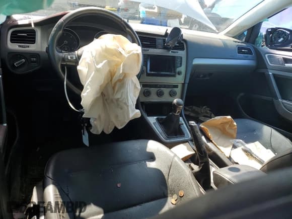 ✅ 2015 Volkswagen Golf S • VIN: 3VWRA7AU8FM061615 • Лот: 65080765. Опубликован ранее на Copart с пробегом Не указан. Бесплатный доступ к архиву аукционных продаж из США и подробный отчёт об истории автомобиля на DreamBid. Изображение 8.