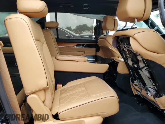 ✅ 2022 Jeep Grand Wagoneer Series III • VIN: 1C4SJVGJ0NS195904 • Lot: 80009415. Listed on Copart with 42,211 mi. Free auction sales archive from the USA and detailed vehicle history report at DreamBid. Image 11.