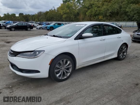 ✅ 2015 Chrysler 200 S • VIN: 1C3CCCBG4FN551483 • Лот: 73150304. Опубликован ранее на Copart с пробегом 136 279 миль. Бесплатный доступ к архиву аукционных продаж из США и подробный отчёт об истории автомобиля на DreamBid. Изображение 1.