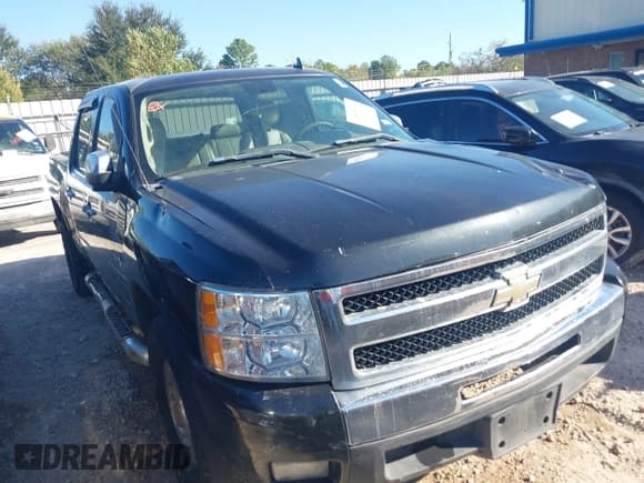 ✅ 2010 Chevrolet Silverado 1500 LT • VIN: 3GCRCSE07AG238833 • Лот: 43588856. Опубликован ранее на IAAI с пробегом 272 546 миль. Бесплатный доступ к архиву аукционных продаж из США и подробный отчёт об истории автомобиля на DreamBid. Изображение 1.