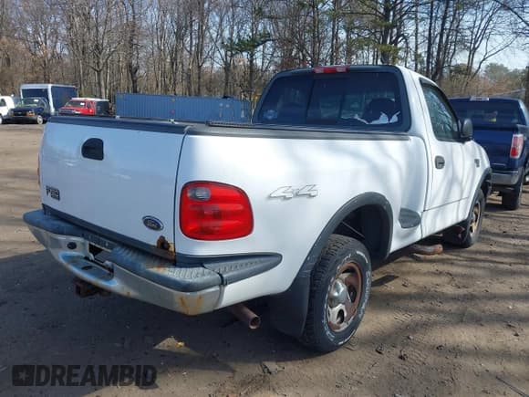 ✅ 2004 Ford F-150 • VIN: 2FTRF08W14CA09335 • Lot: 41620000. Listed on IAAI with 121,102 mi. Free auction sales archive from the USA and detailed vehicle history report at DreamBid. Image 4.