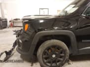 ✅ 2021 Jeep Renegade 80th Anniversary • VIN: ZACNJDBB7MPM53604 • Lot: 41909531. Wystawiony na IAAI z przebiegiem 44 668 mil. Bezpłatny archiwum sprzedaży aukcyjnych z USA i szczegółowy raport historii pojazdu na DreamBid. Zdjęcie 17.