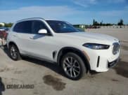 ✅ 2025 BMW X5 sDrive40i • VIN: 5UX13EU02S9Z35830 • Lot: 81191115. Wystawiony na Copart z przebiegiem 7 798 mil. Bezpłatny archiwum sprzedaży aukcyjnych z USA i szczegółowy raport historii pojazdu na DreamBid. Zdjęcie 4.