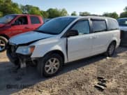 ✅ 2010 Chrysler Town & Country LX • VIN: 2A4RR2D1XAR415338 • Lot: 50994885. Wystawiony na Copart z przebiegiem 56 849 mil. Bezpłatny archiwum sprzedaży aukcyjnych z USA i szczegółowy raport historii pojazdu na DreamBid. Zdjęcie 1.