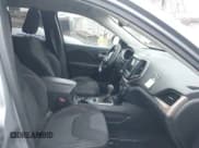 ✅ 2015 Jeep Cherokee Latitude • VIN: 1C4PJMCS4FW773608 • Лот: 43665880. Опубликован ранее на IAAI с пробегом 107 131 миль. Бесплатный доступ к архиву аукционных продаж из США и подробный отчёт об истории автомобиля на DreamBid. Изображение 5.