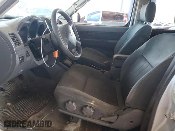 ✅ 2004 Nissan Frontier XE • VIN: 1N6ED27T94C424428 • Lot: 81819975. Wystawiony na Copart z przebiegiem 220 906 mil. Bezpłatny archiwum sprzedaży aukcyjnych z USA i szczegółowy raport historii pojazdu na DreamBid. Zdjęcie 7.